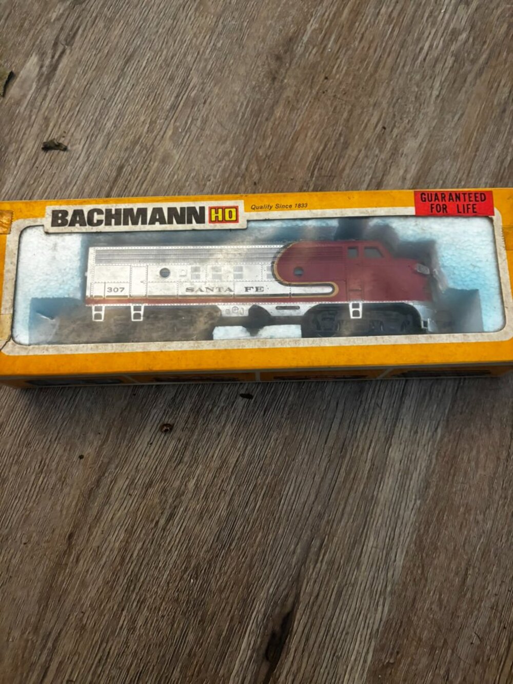 Bachmann HO Santa Fe 0507 Diesel Engine Locomotive Railroad Train display